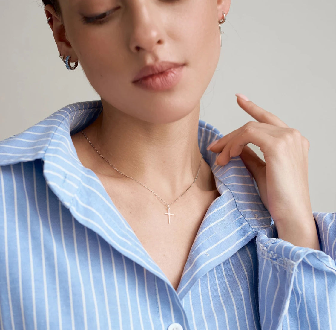 Dainty Cross Chain