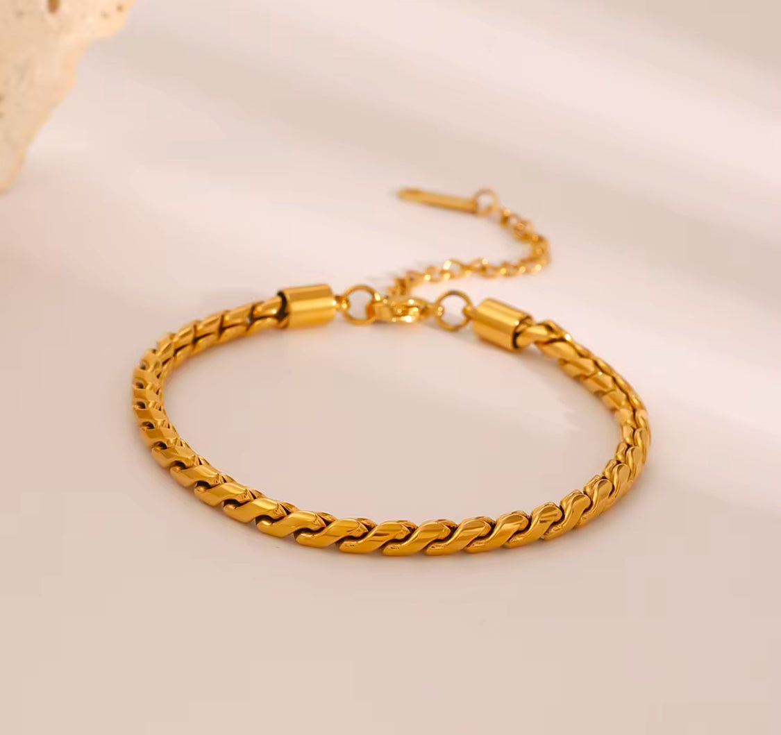 Gold Twine Braceket