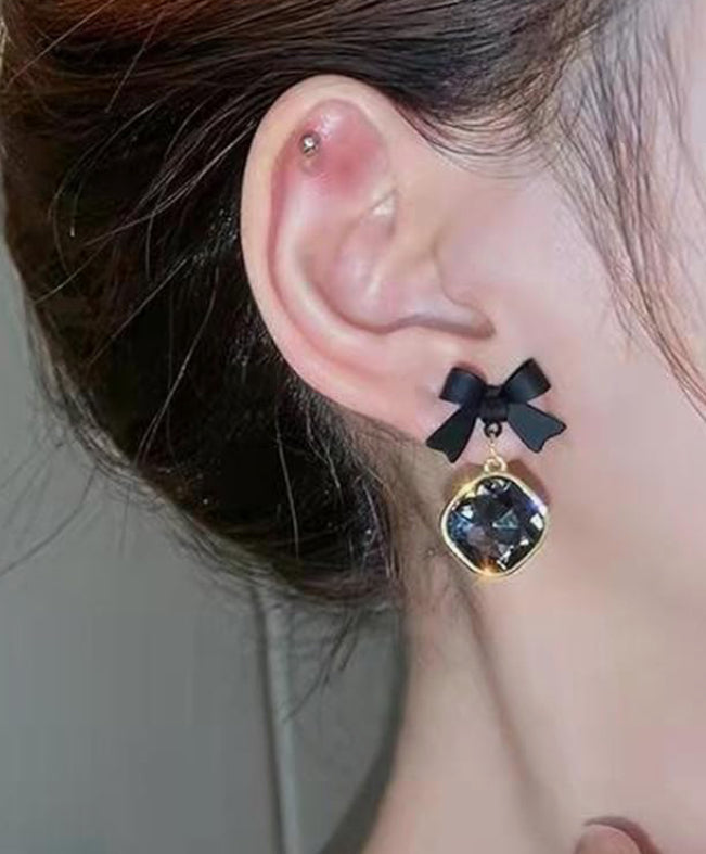Black Bow & Stone