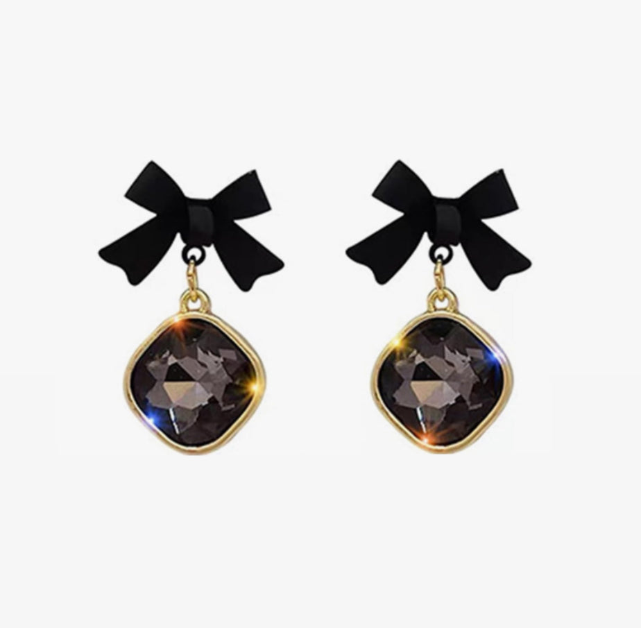 Black Bow & Stone