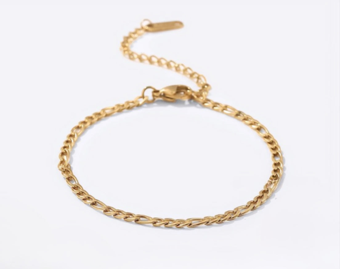 Dainty Gold Figaro Bracelet