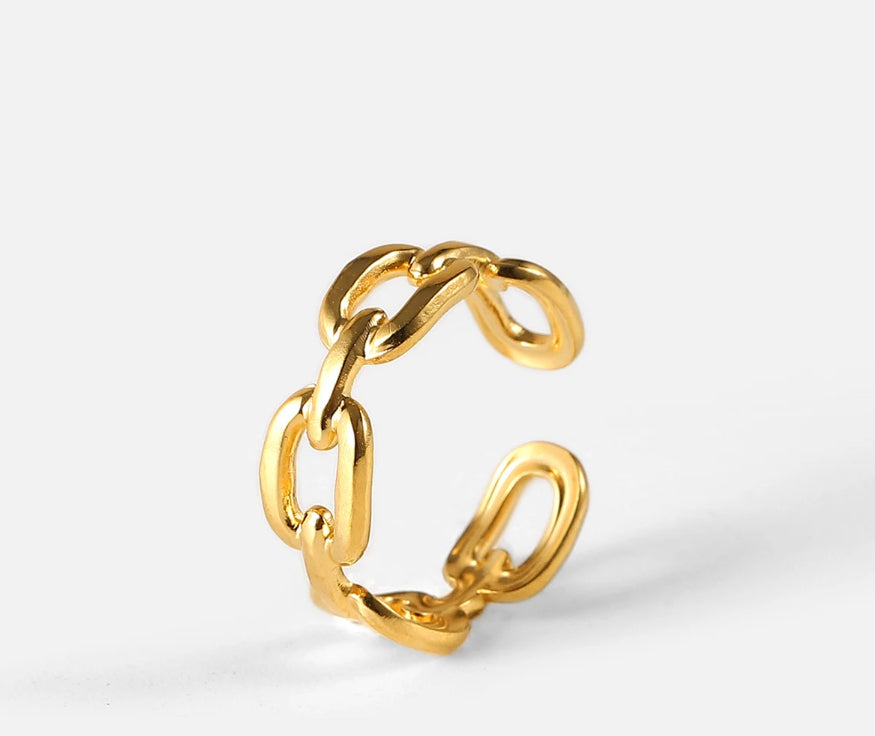 Oval Link Gold Ring