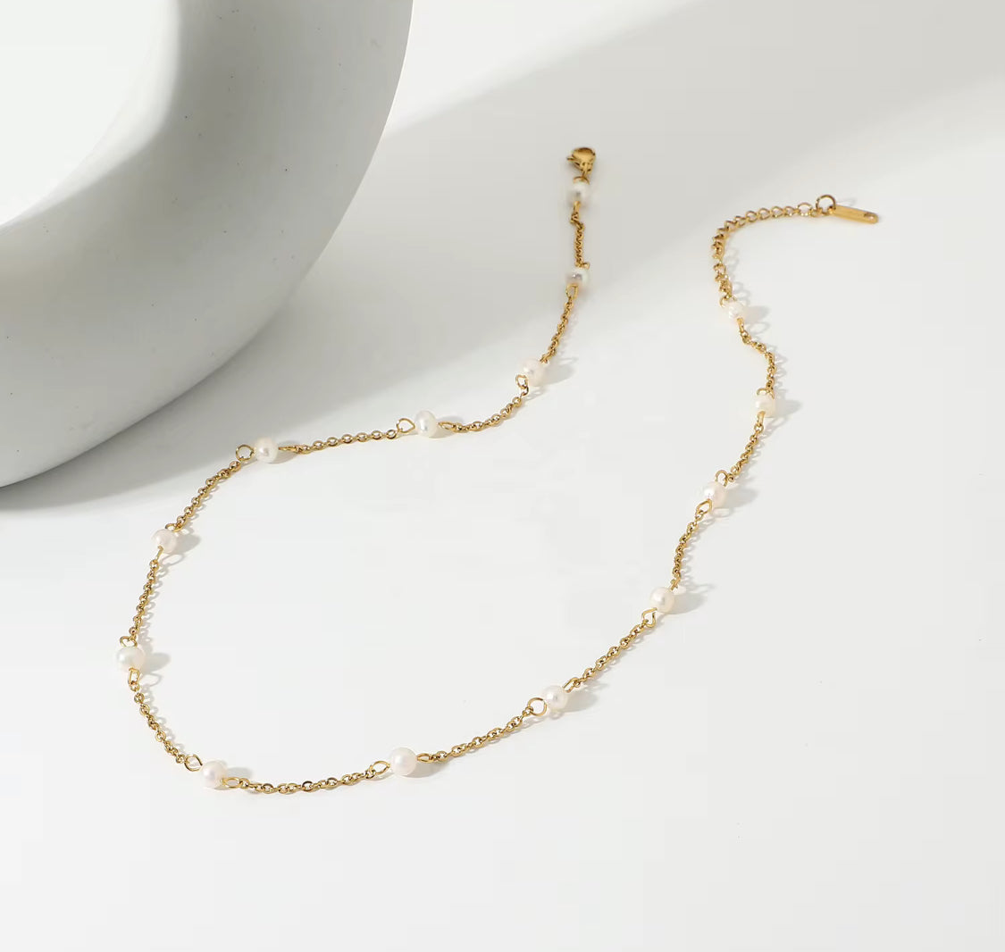 Medium Pearl Gold Chain