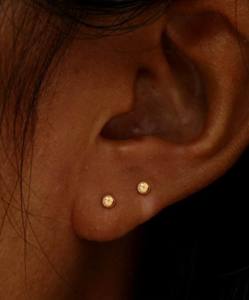 Flat Dot Silver Solo Stud