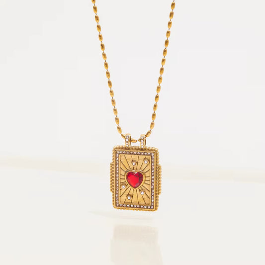 Queen Of Hearts Pendant